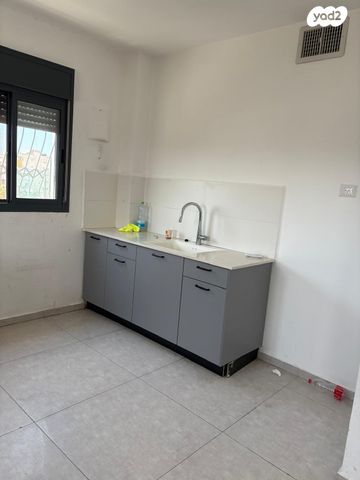 דירה, הבעש"ט, ג' / מרכז מזרח העיר, רחובות