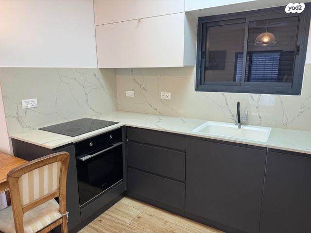 דירה, הנאמנים 22, שער פלמר, תחנת רכבת השמונה, חיפה