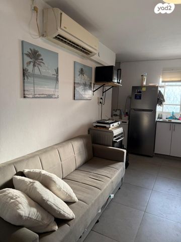 דירה, הרב שמחה אסף, שכונה ד', באר שבע