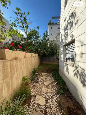 דירת גן, ע. הלל 12, נווה זמר, רעננה