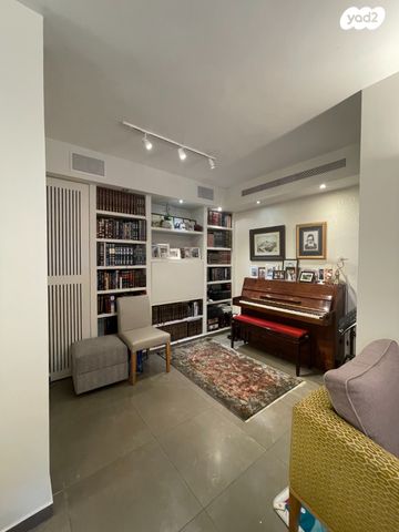 טריפלקס, מרכז דרום, רעננה