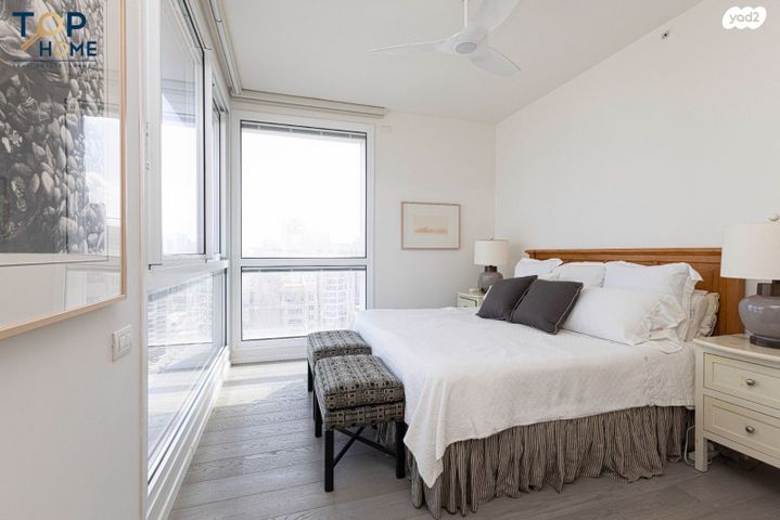 דירה, אהוד מנור, עיר ימים, נתניה