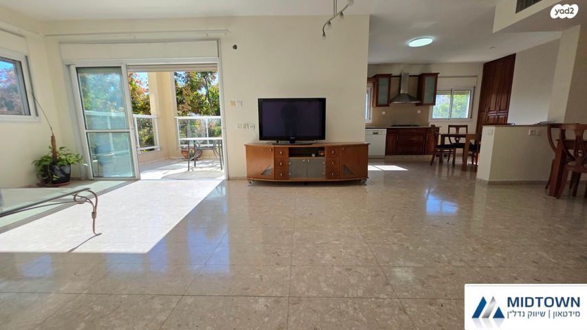 דירה, כפר סבא