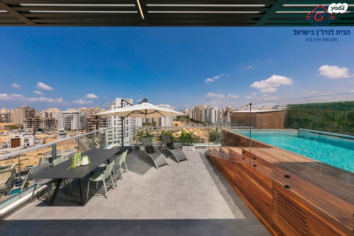 גג/ פנטהאוז, אורי אלמוג, קרית רבין, חולון