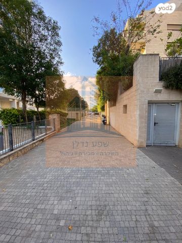 דירה, אלוף עוזי נרקיס, מזרחי א, כפר סבא