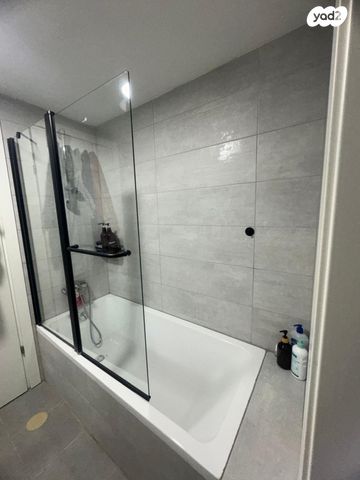 דירה, יעקב תמרי, רחובות