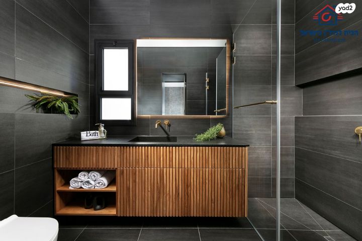 גג/ פנטהאוז, אורי אלמוג, קרית רבין, חולון