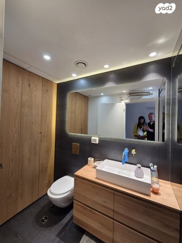 דירה, ניסים אלוני, צמרות איילון, פארק צמרת, תל אביב יפו