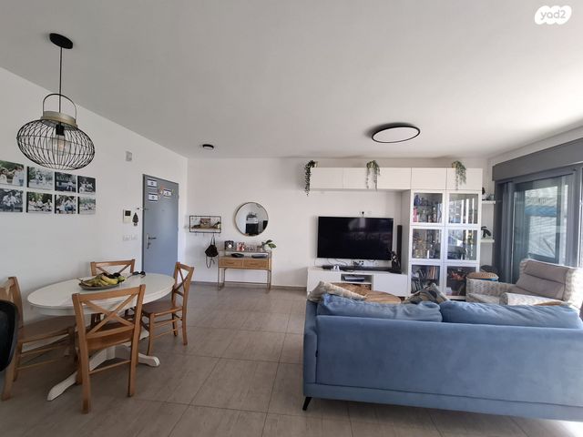 דירה, אהבת אדם, שרונה, כפר יונה