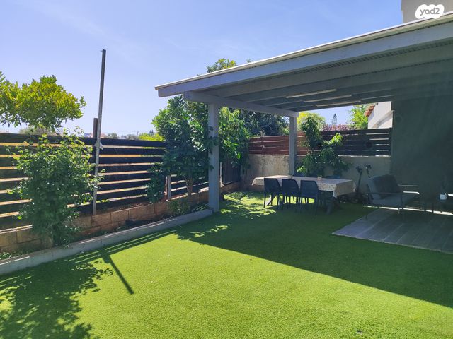 דו משפחתי, דן, כפיר יוסף, אלפי מנשה