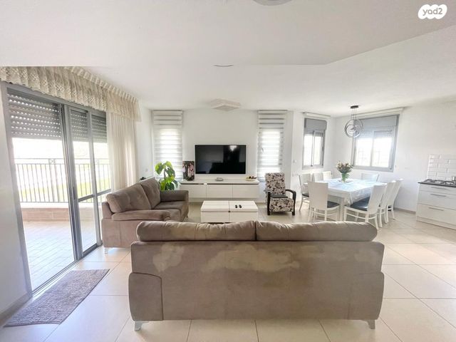 דירה, חנה רחל מלודמיר, חומת שמואל, הר חומה, ירושלים