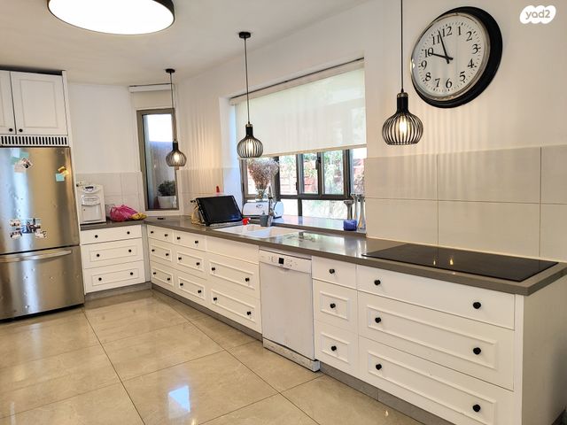 דו משפחתי, דן, כפיר יוסף, אלפי מנשה