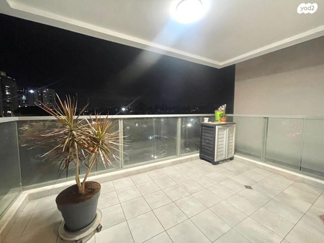 דירה, קלמן ביאלר, רחובות החדשה, רחובות