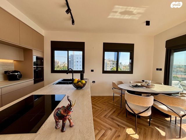 דירה, אחוזה, רעננה