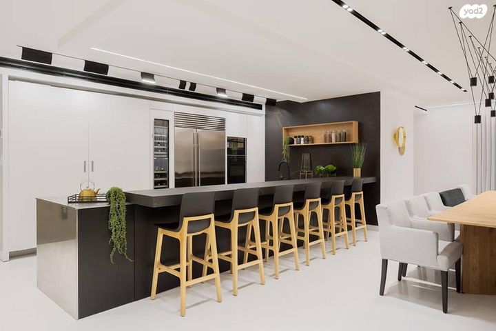 ניסים אלוני 