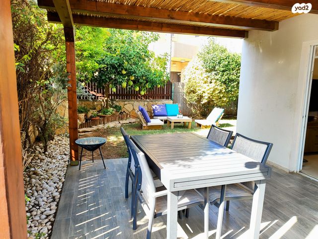 דו משפחתי, צופים, צופים