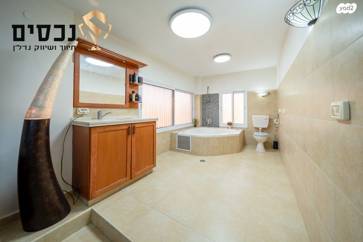 דו משפחתי, בית אריה / עופרים