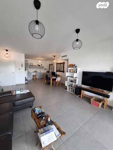 דירה, אהבת אדם, שרונה, כפר יונה