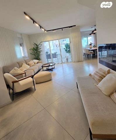 גג/ פנטהאוז, יצחק כושי עפגין 3, רח' הנשיא צפון, חדרה