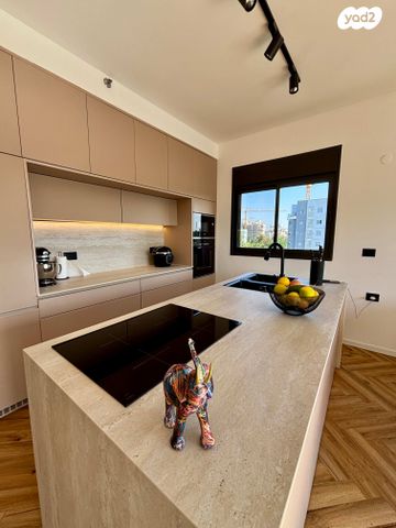 דירה, אחוזה, רעננה