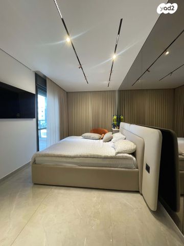 דירה, משה רינת 26, קרית רבין, חולון