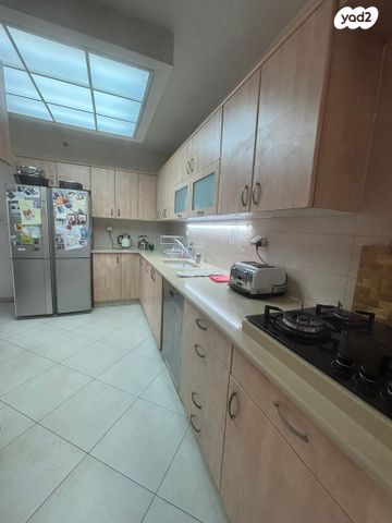 דירה, יגאל ידין, קרית אילון, חולון