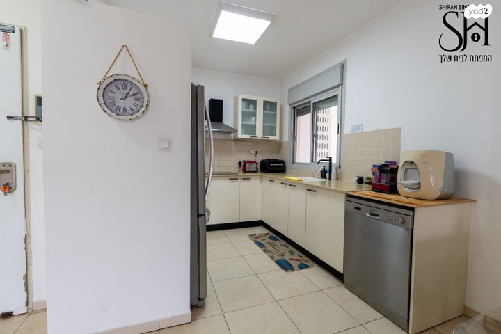 דירה, חתני פרס ישראל, באר יעקב