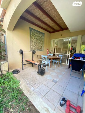 דו משפחתי, בנימינה גבעת עדה