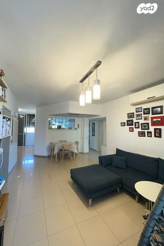 ד"ר אברהם אליהו הרכבי 