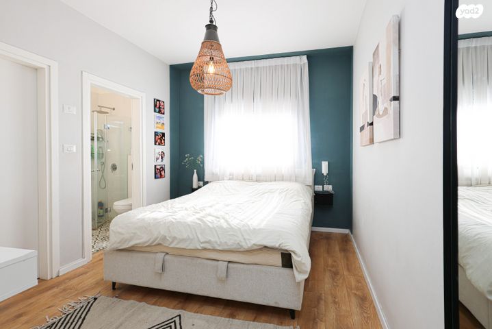 דירה, חיים הרצוג, פסגות אפק, ראש העין