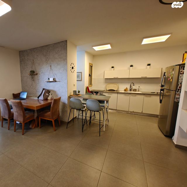 דירת גן, ריה"ל, אירוס, ירוחם