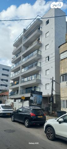 דירה, נחמה פוחצ'בסקי, ראשון לציון