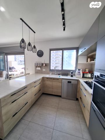 דירה, אהבת אדם, שרונה, כפר יונה