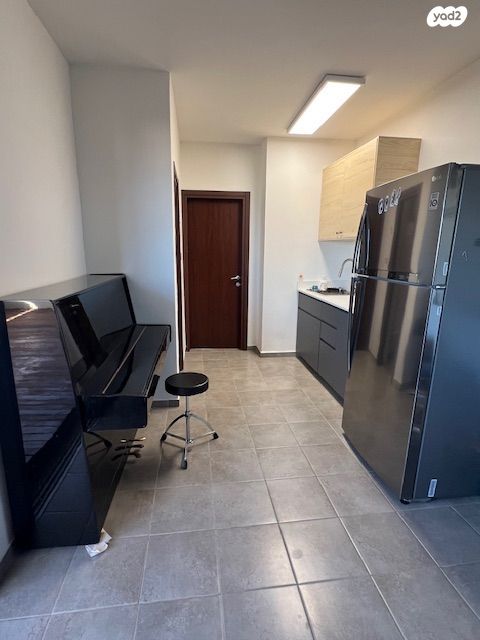 דופלקס, צור יצחק