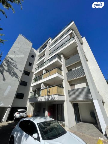 דירה, שדרות אליהו, שאר העיר, מזכרת בתיה