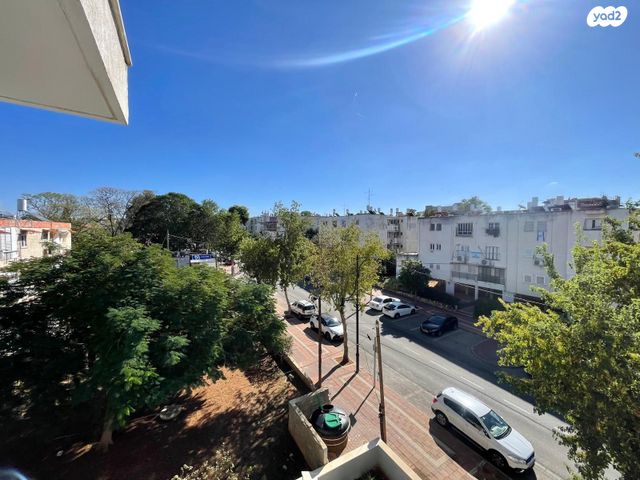 דירה, שדרות אליהו, שאר העיר, מזכרת בתיה