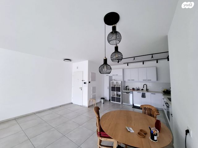 דירה, אהבת אדם, שרונה, כפר יונה