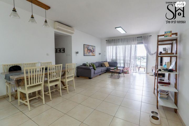 דירה, חתני פרס ישראל, באר יעקב