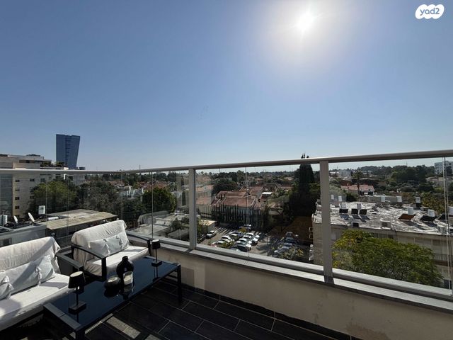 דירה, אחוזה, רעננה