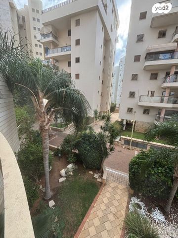 דירה, יגאל ידין, קרית אילון, חולון