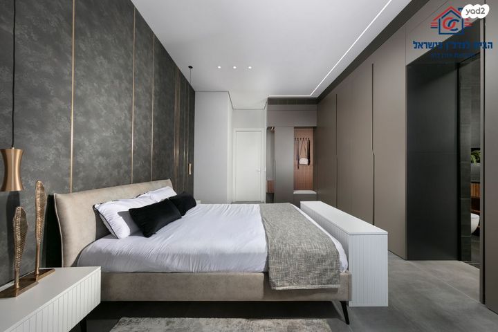 גג/ פנטהאוז, אורי אלמוג, קרית רבין, חולון