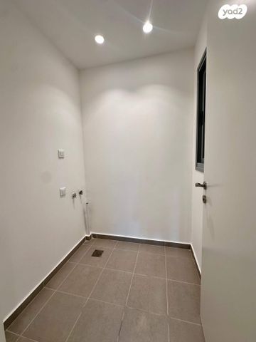 דירת גן, קרית שלום, תל אביב יפו