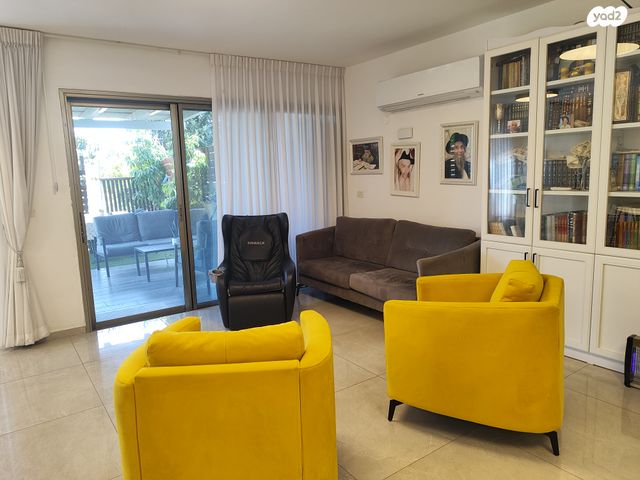 דו משפחתי, דן, כפיר יוסף, אלפי מנשה