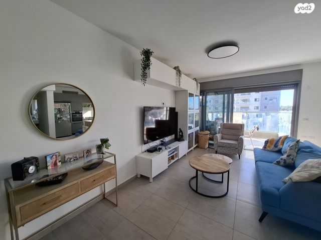 דירה, אהבת אדם, שרונה, כפר יונה