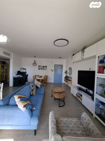 דירה, אהבת אדם, שרונה, כפר יונה