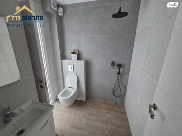 דירה, שדרות המגינים 64, שער פלמר, תחנת רכבת השמונה, חיפה