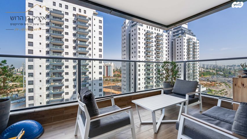 דירה, יצחק נבון, נאות אריאל שרון, קרית אונו