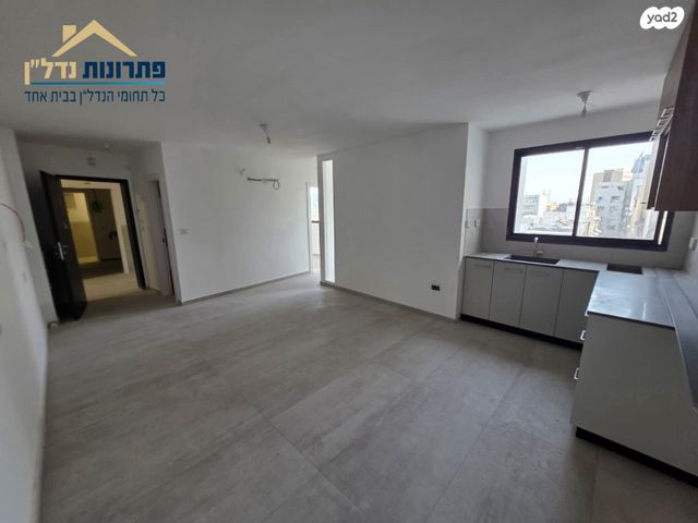 שדרות המגינים 64