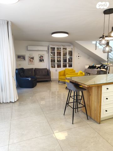 דו משפחתי, דן, כפיר יוסף, אלפי מנשה