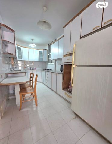 דירה, דוד וולפסון, רמז, מערב ותיק, ראשון לציון